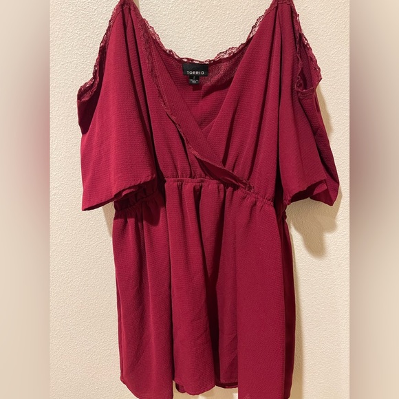 Torrid top🥰 - Picture 2 of 9